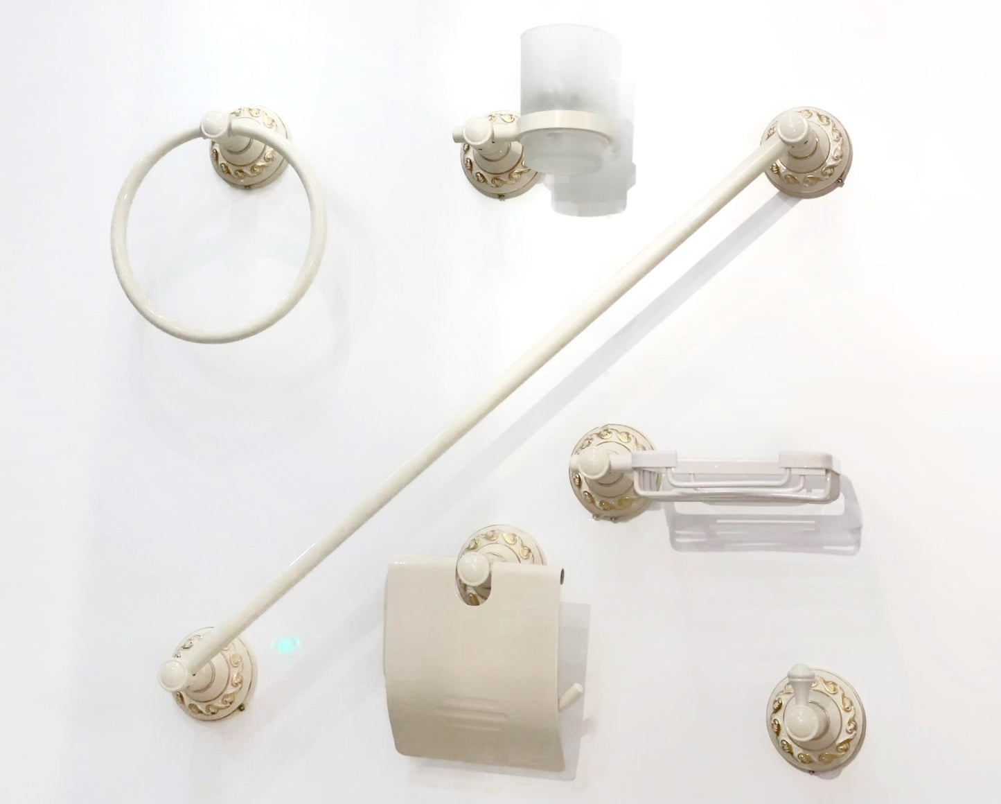 סט אביזרי אמבטיה לבן וברונזה ענתיק